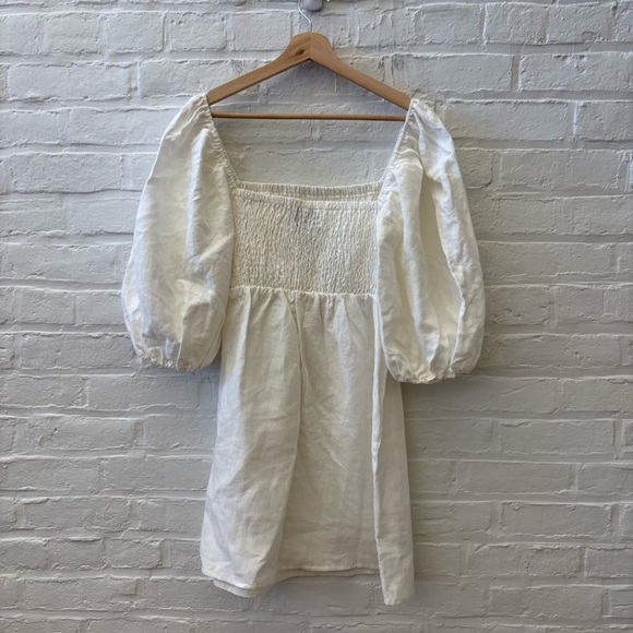 Tuckernuck || Annie Smocked Mini Dress Linen White Small - Picture 5 of 9